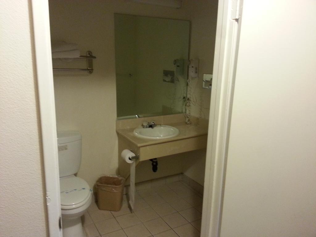 Super 8 By Wyndham San Diego/Imperial Beach מראה חיצוני תמונה