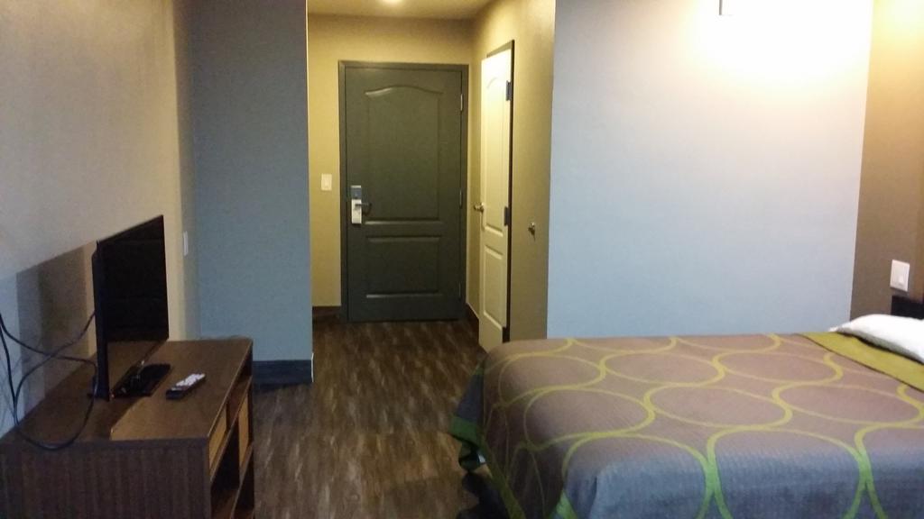 Super 8 By Wyndham San Diego/Imperial Beach מראה חיצוני תמונה