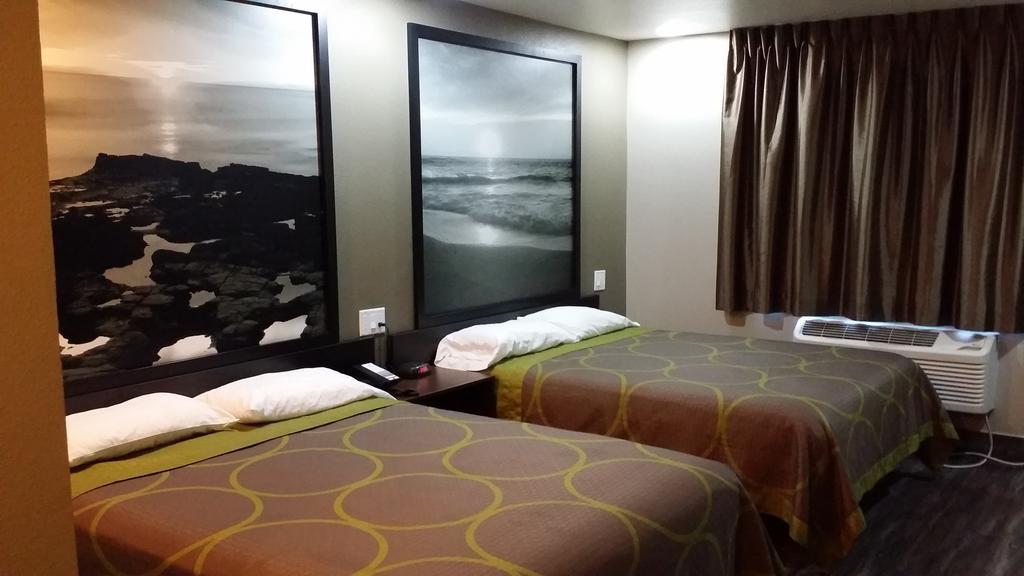 Super 8 By Wyndham San Diego/Imperial Beach מראה חיצוני תמונה