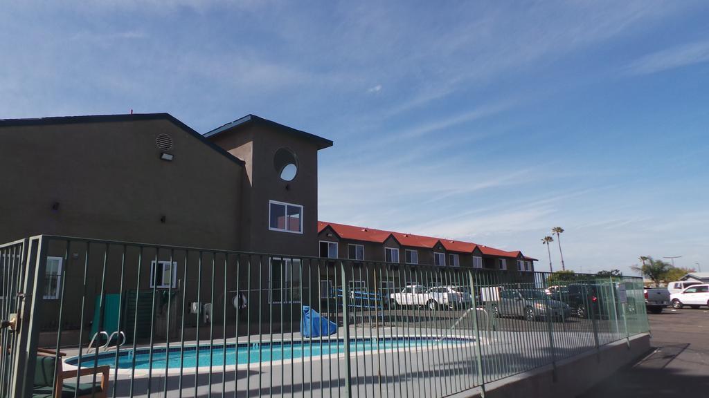 Super 8 By Wyndham San Diego/Imperial Beach מראה חיצוני תמונה