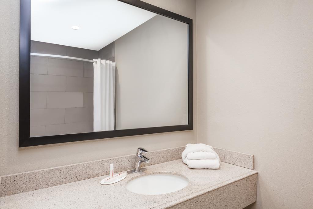 Super 8 By Wyndham San Diego/Imperial Beach מראה חיצוני תמונה