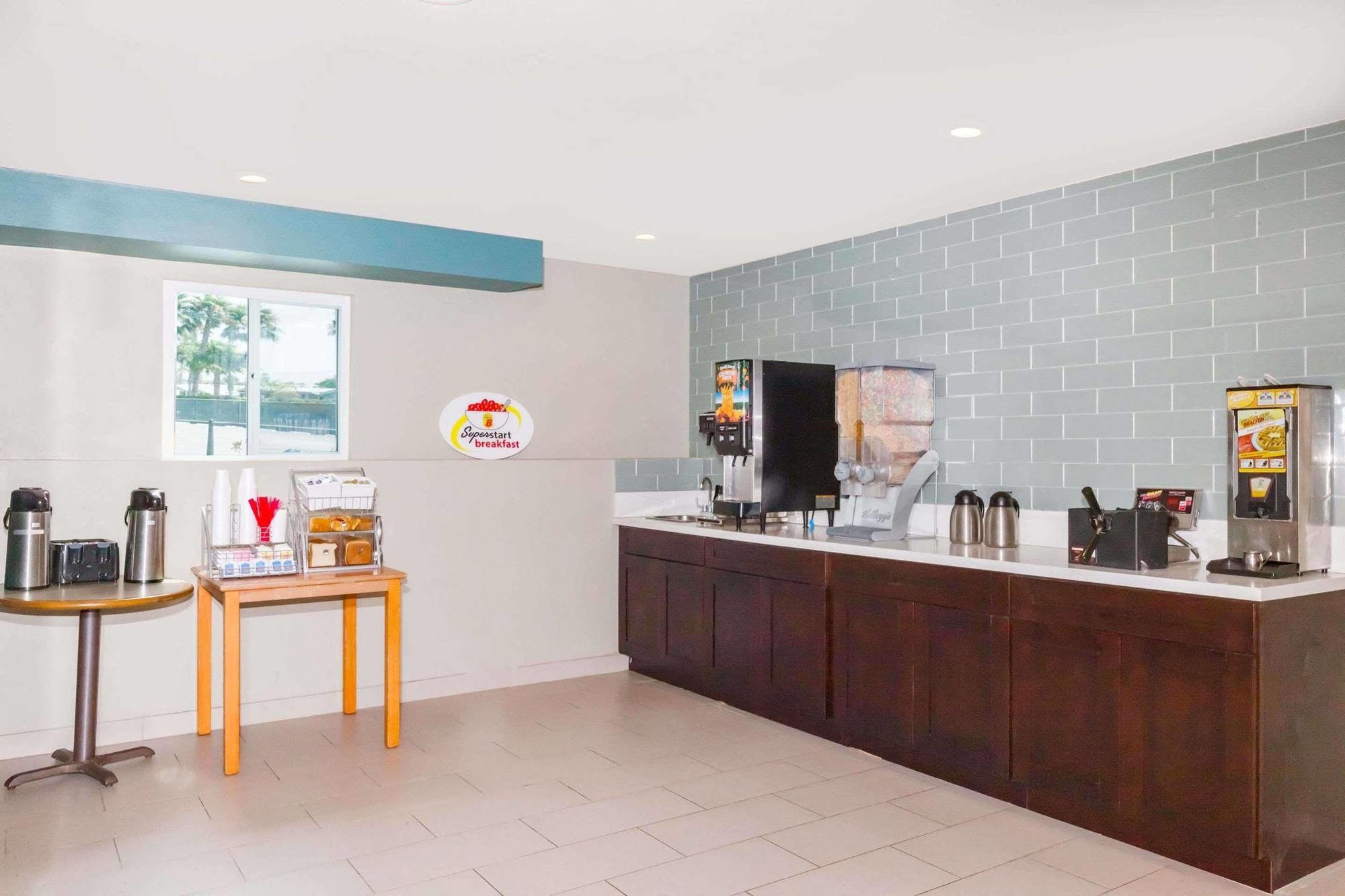 Super 8 By Wyndham San Diego/Imperial Beach מראה חיצוני תמונה