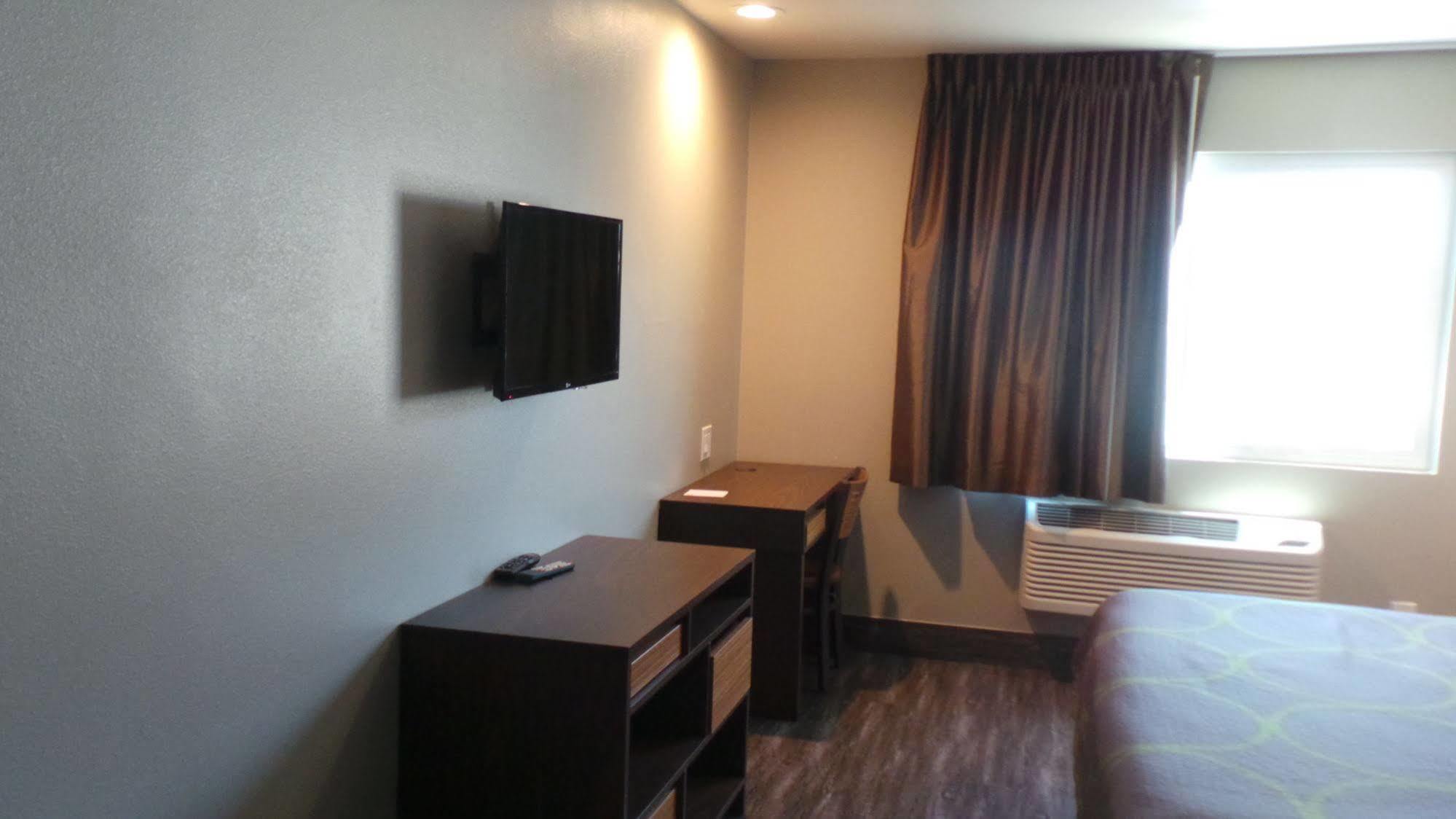 Super 8 By Wyndham San Diego/Imperial Beach מראה חיצוני תמונה